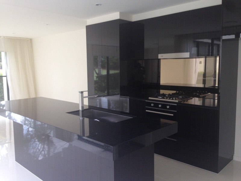 894 Medinah Ave, Robina QLD 4226