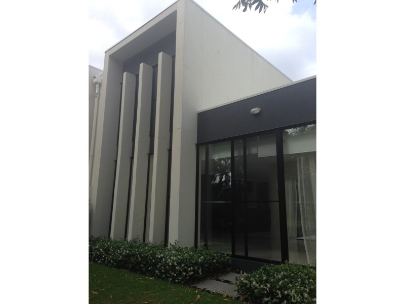 894 Medinah Ave, Robina QLD 4226