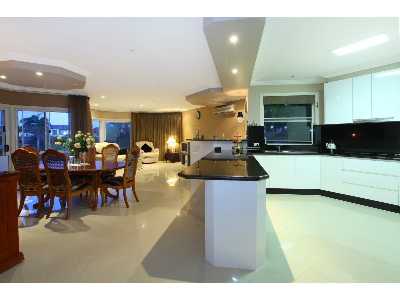 21 Cheval Court, Benowa Waters QLD 4217