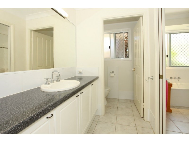 121 Port Jackson Blvd, Clear Island Waters QLD 4226