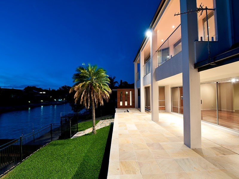 18 Gibraltar Drive, Isle Of Capri QLD 4217