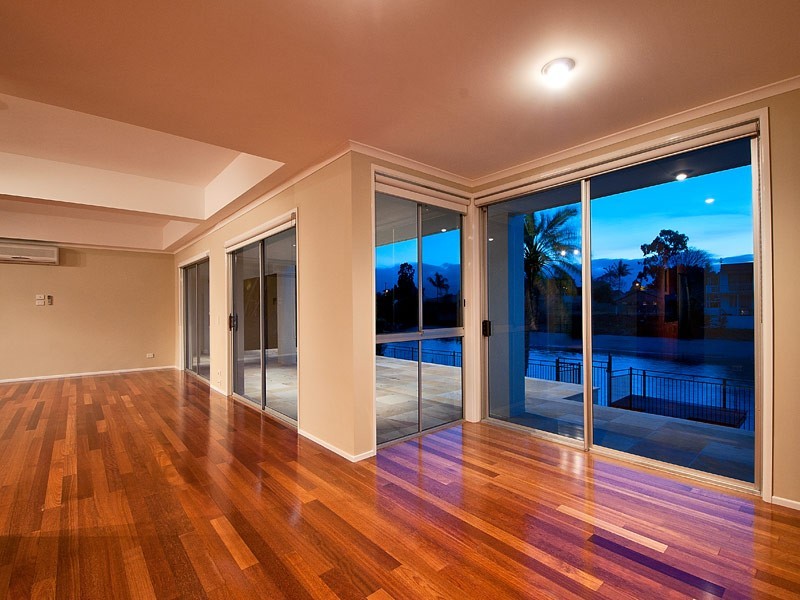 18 Gibraltar Drive, Isle Of Capri QLD 4217