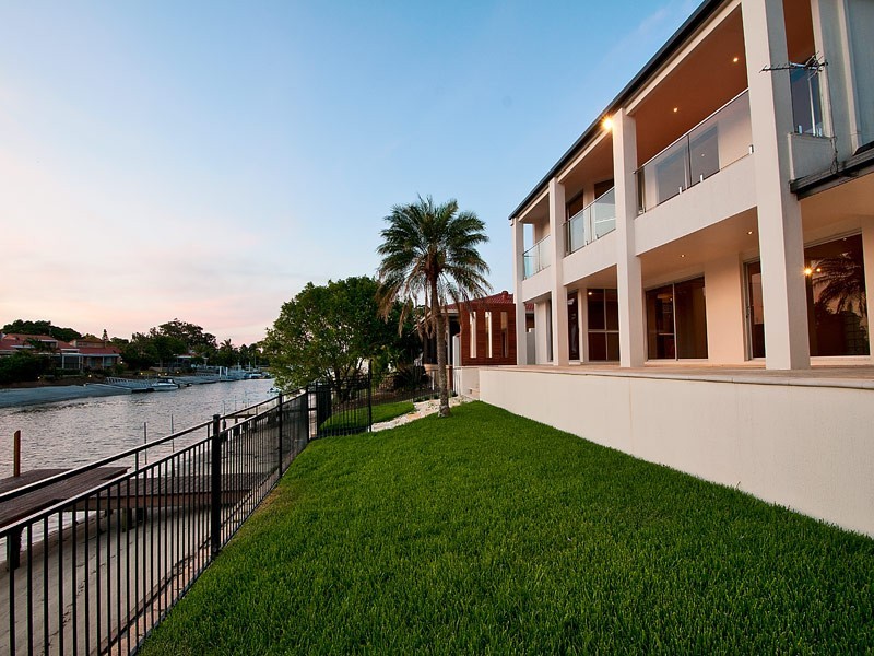 18 Gibraltar Drive, Isle Of Capri QLD 4217