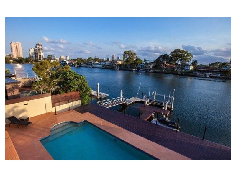 108 Amalfi Drive, Isle Of Capri QLD 4217