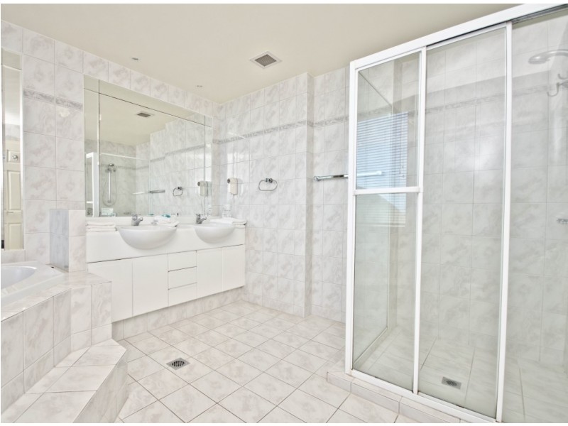 95 (17i) ‘Carmel By The Sea’, 177 Old Burleigh Road, Broadbeach QLD 4218