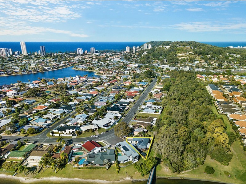 4 Parakeet Place, Burleigh Waters QLD 4220