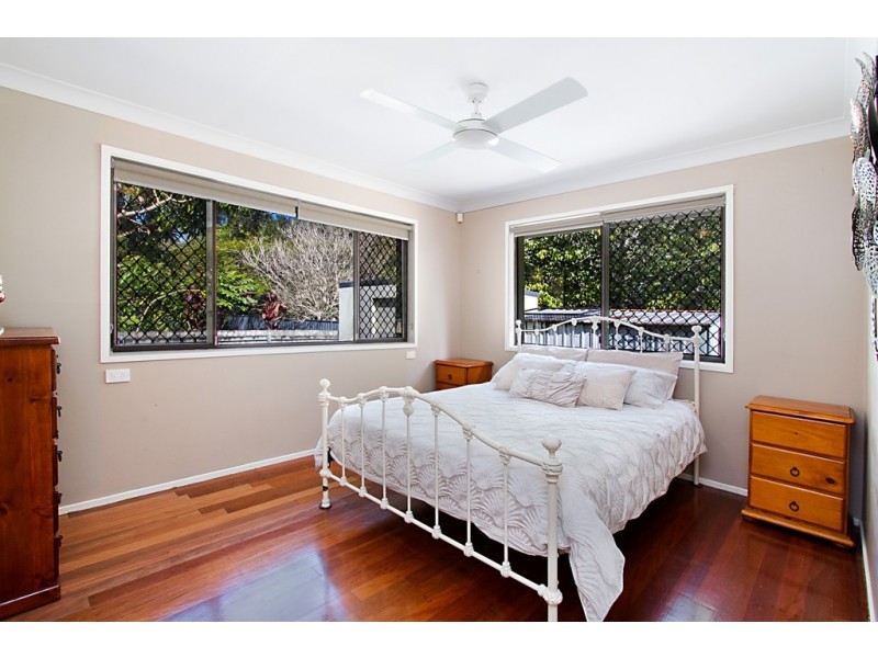 4 Parakeet Place, Burleigh Waters QLD 4220