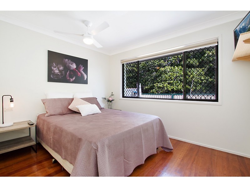 4 Parakeet Place, Burleigh Waters QLD 4220