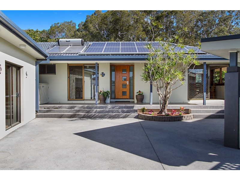 4 Parakeet Place, Burleigh Waters QLD 4220