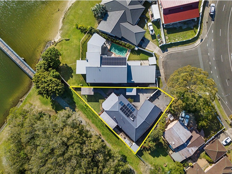 4 Parakeet Place, Burleigh Waters QLD 4220