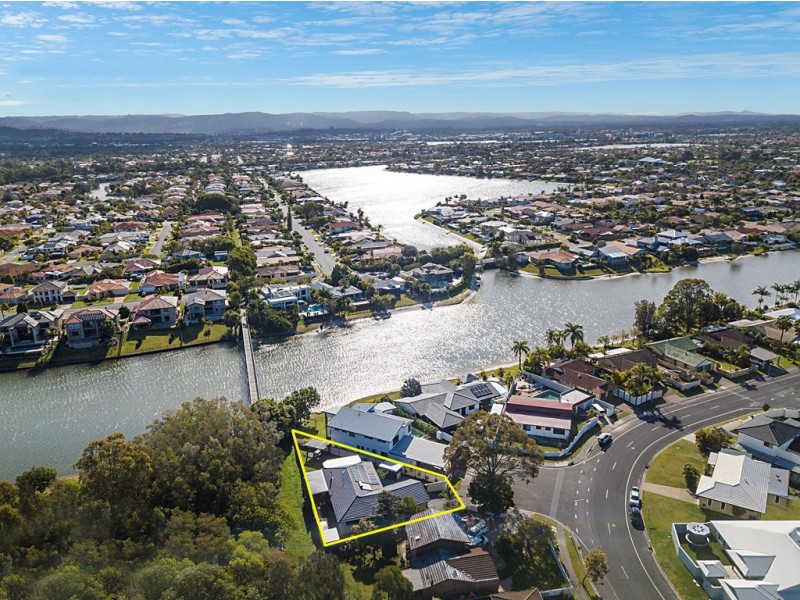 4 Parakeet Place, Burleigh Waters QLD 4220