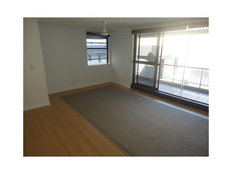 4/22 Ewart St, Burleigh Heads QLD 4220