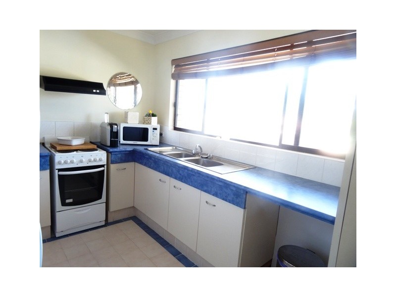 3/12 Oceanic Dr, Mermaid Waters QLD 4218