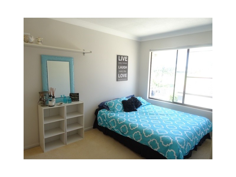 3/12 Oceanic Dr, Mermaid Waters QLD 4218