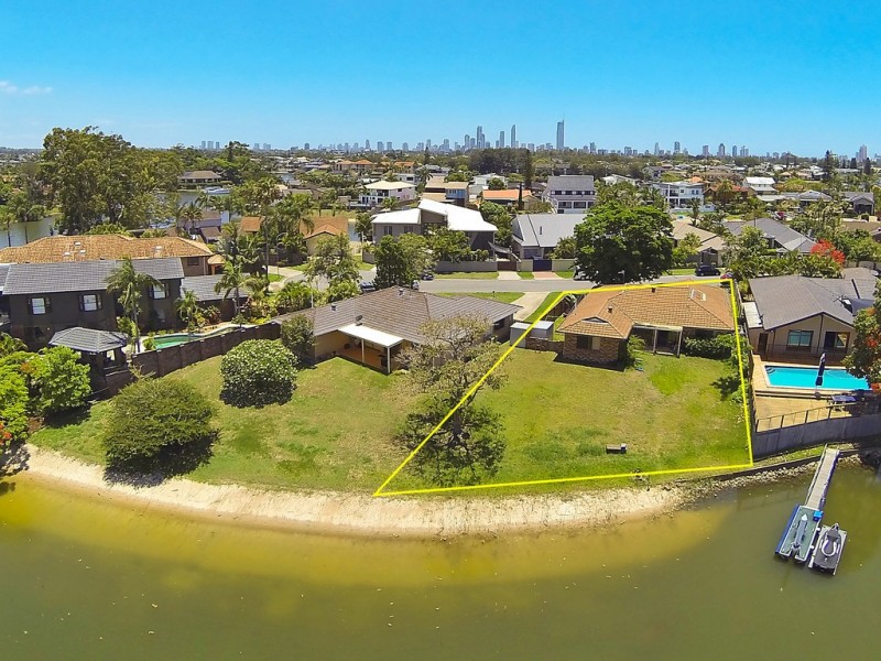 8 Nootka Court, Broadbeach Waters QLD 4218