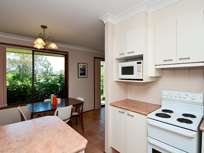 8 Nootka Court, Broadbeach Waters QLD 4218