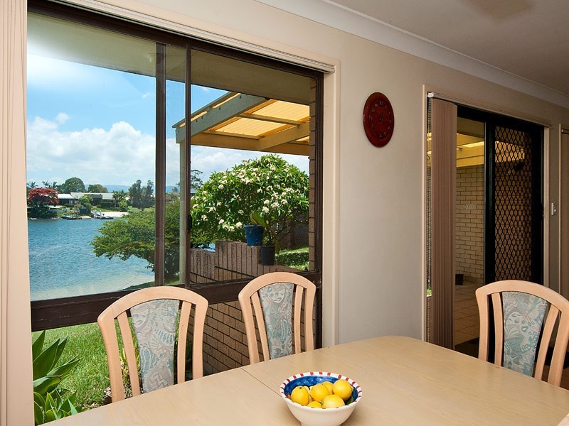 10 Nootka Court, Broadbeach Waters QLD 4218