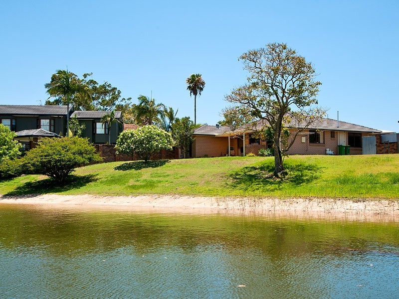 10 Nootka Court, Broadbeach Waters QLD 4218