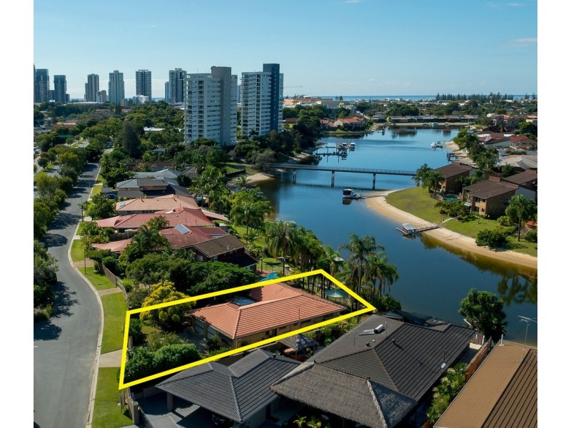 86 Hooker Boulevard, Mermaid Waters QLD 4218