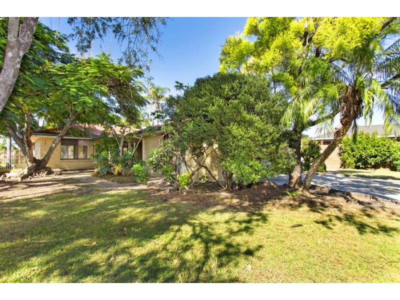 86 Hooker Boulevard, Mermaid Waters QLD 4218
