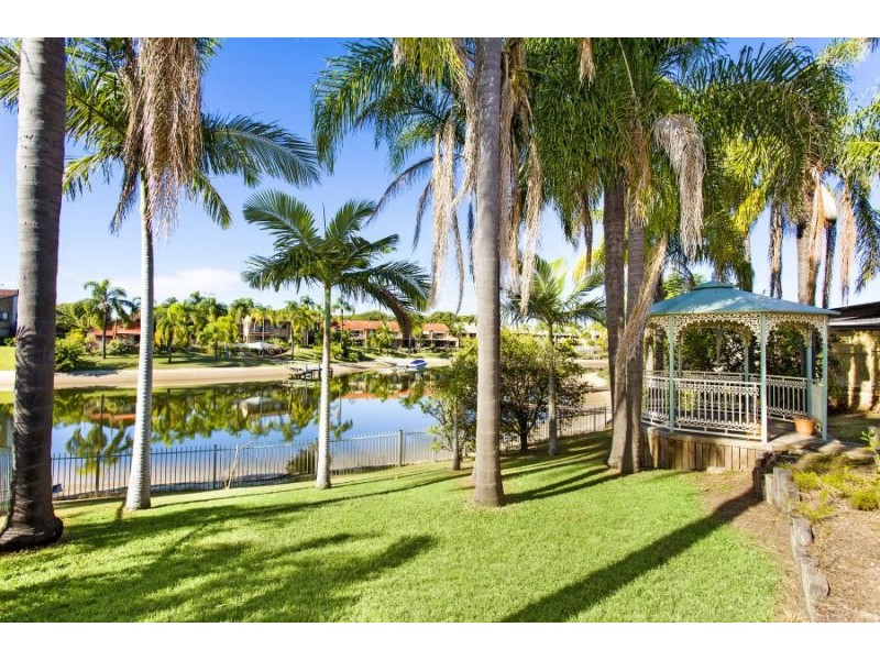 86 Hooker Boulevard, Mermaid Waters QLD 4218