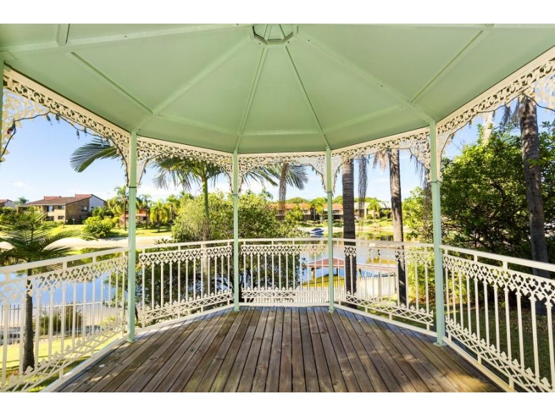 86 Hooker Boulevard, Mermaid Waters QLD 4218
