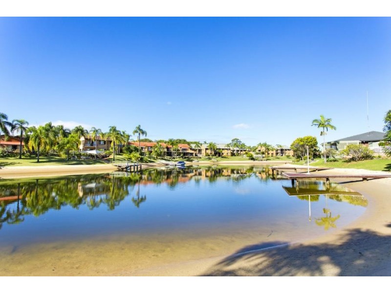 86 Hooker Boulevard, Mermaid Waters QLD 4218