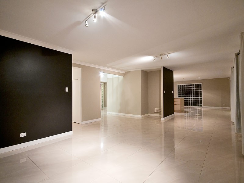 20 Maureen Crt, Broadbeach Waters QLD 4218