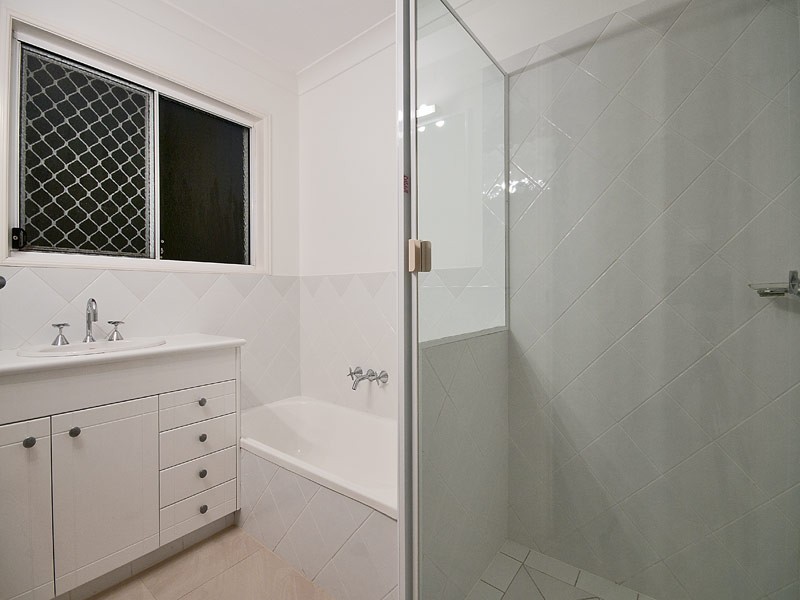 20 Maureen Crt, Broadbeach Waters QLD 4218
