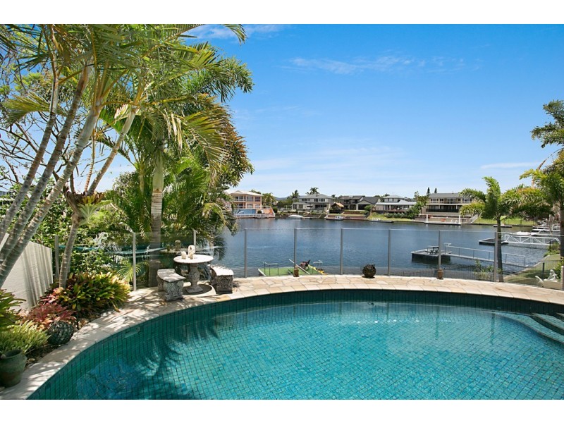 38 Barrier Reef Drive, Mermaid Waters QLD 4218