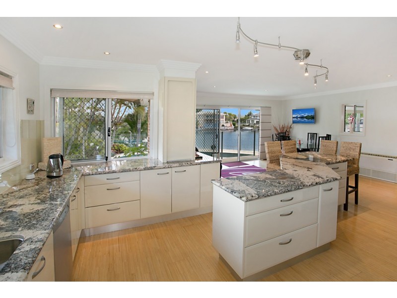 38 Barrier Reef Drive, Mermaid Waters QLD 4218