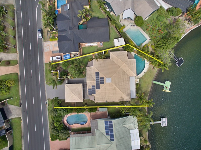 38 Barrier Reef Drive, Mermaid Waters QLD 4218