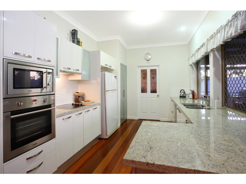 4 Wattle Glen Place, Robina QLD 4226