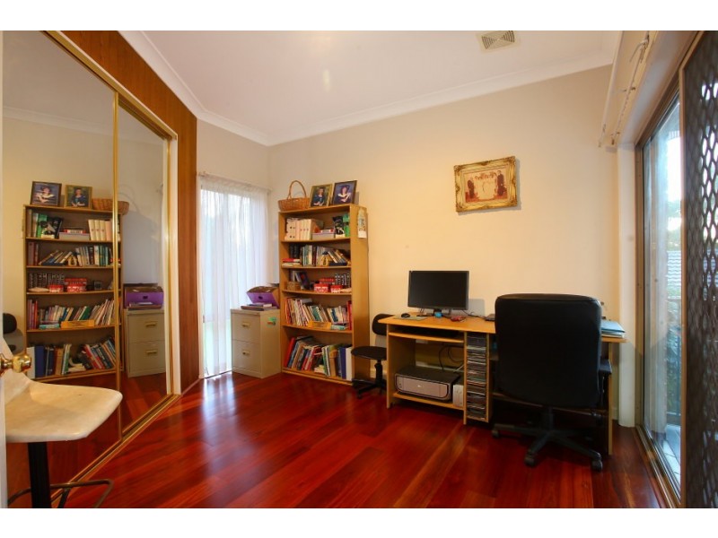 4 Wattle Glen Place, Robina QLD 4226