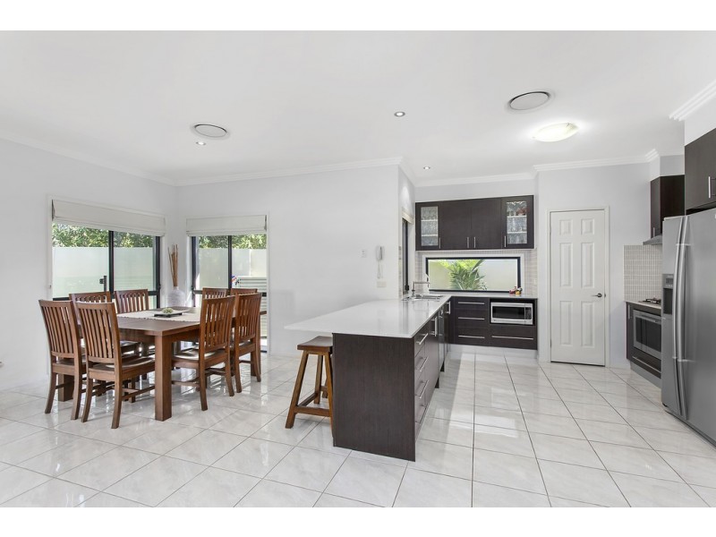 2857 Virginia Drive, Hope Island QLD 4212