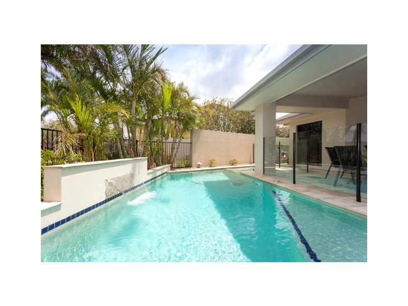 2857 Virginia Drive, Hope Island QLD 4212