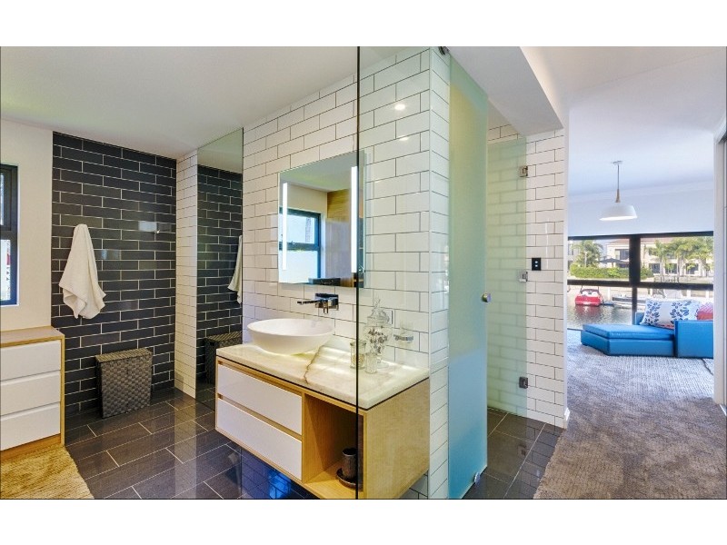 12 Neptune Court, Paradise Waters QLD 4217