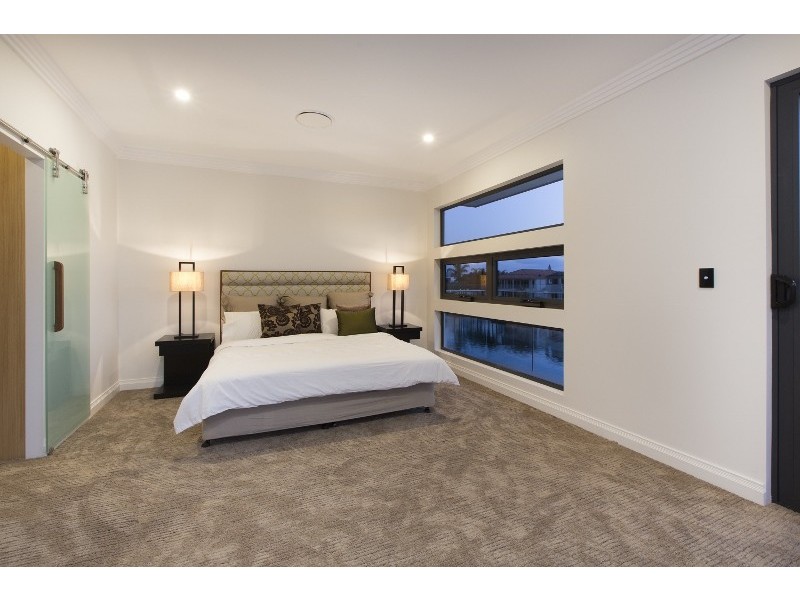 12 Neptune Court, Paradise Waters QLD 4217