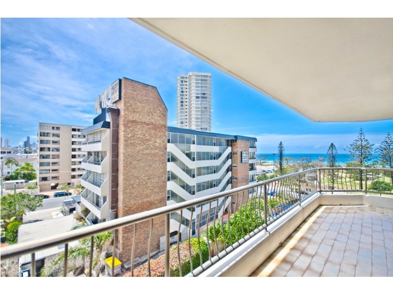 4C ‘Beach Haven’, 1 Albert Avenue, Broadbeach QLD 4218