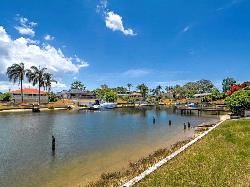 7 Binda Place, Sorrento QLD 4217