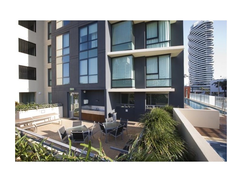 802/2685 ”Broadbeach on the Park” Gold Coast Highway, Broadbeach QLD 4218