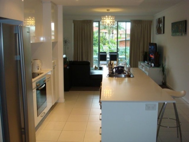 9/2 Gaven Cres, Mermaid Beach QLD 4218