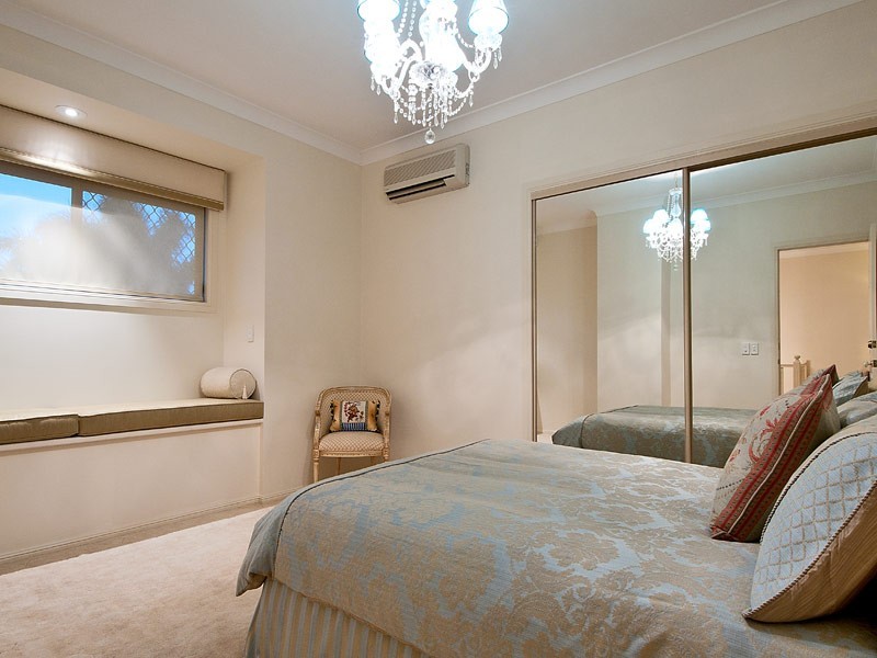 45 Cayman Drive, Clear Island Waters QLD 4226