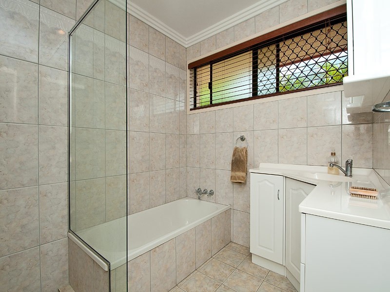 47 Claymore Crescent, Sorrento QLD 4217