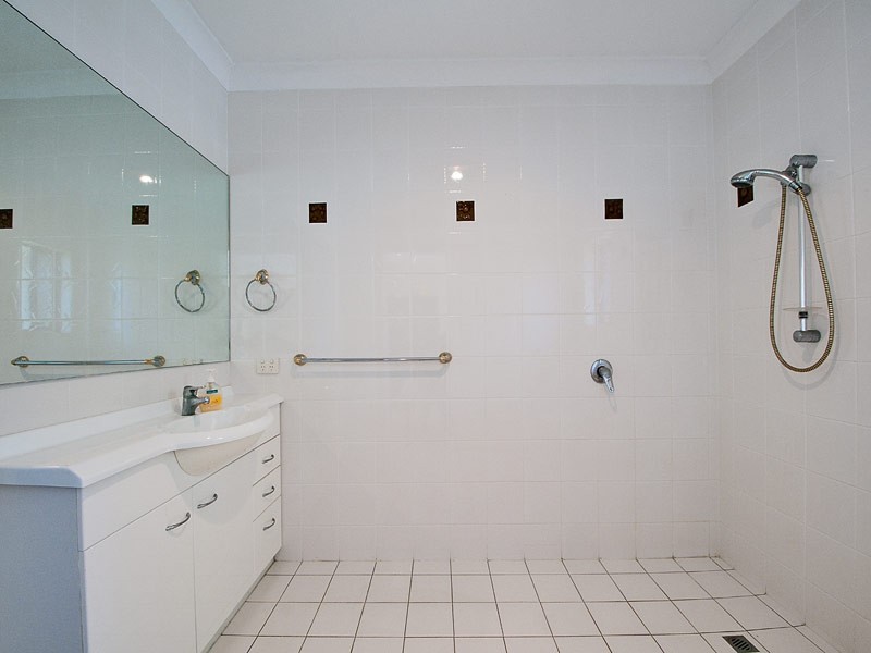 47 Claymore Crescent, Sorrento QLD 4217