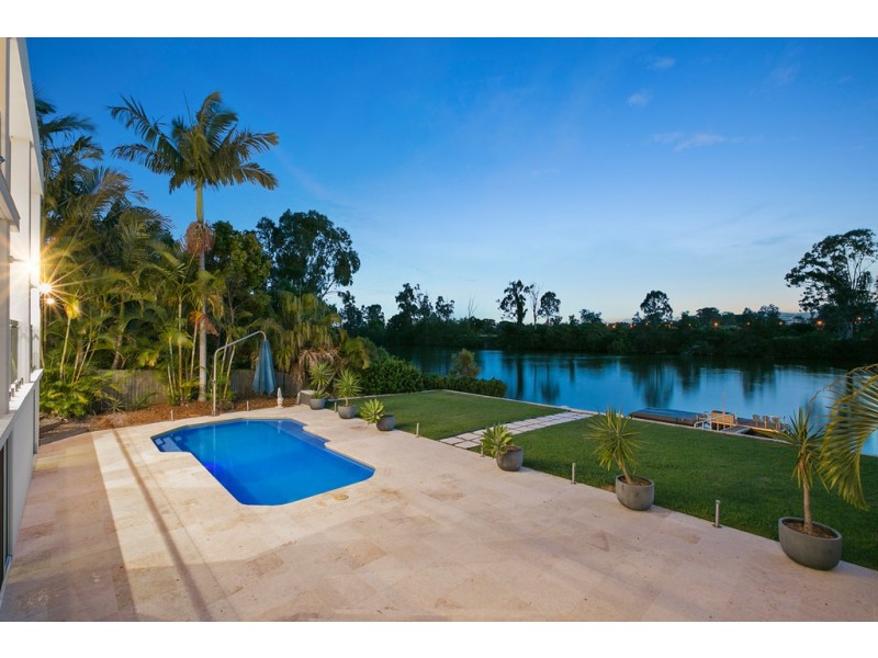5 Riverbank Court, Ashmore QLD 4214