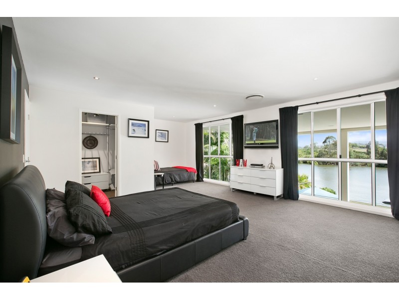 5 Riverbank Court, Ashmore QLD 4214