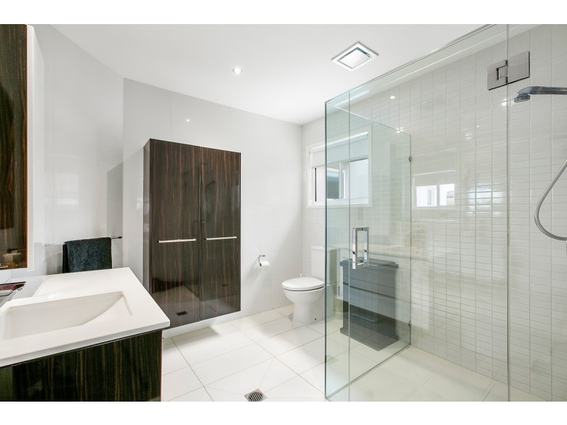 5 Riverbank Court, Ashmore QLD 4214