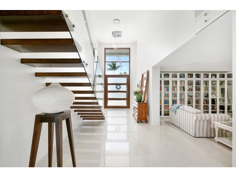 5 Riverbank Court, Ashmore QLD 4214