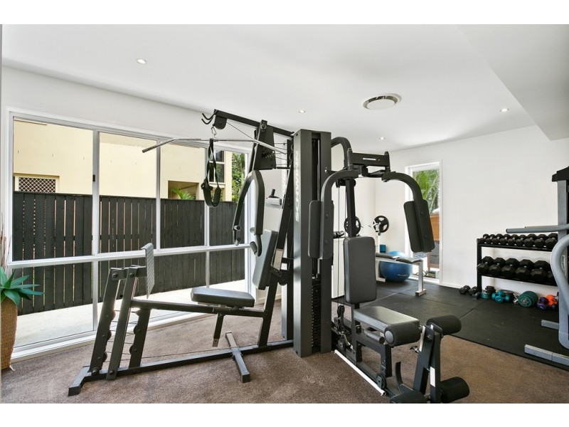 5 Riverbank Court, Ashmore QLD 4214